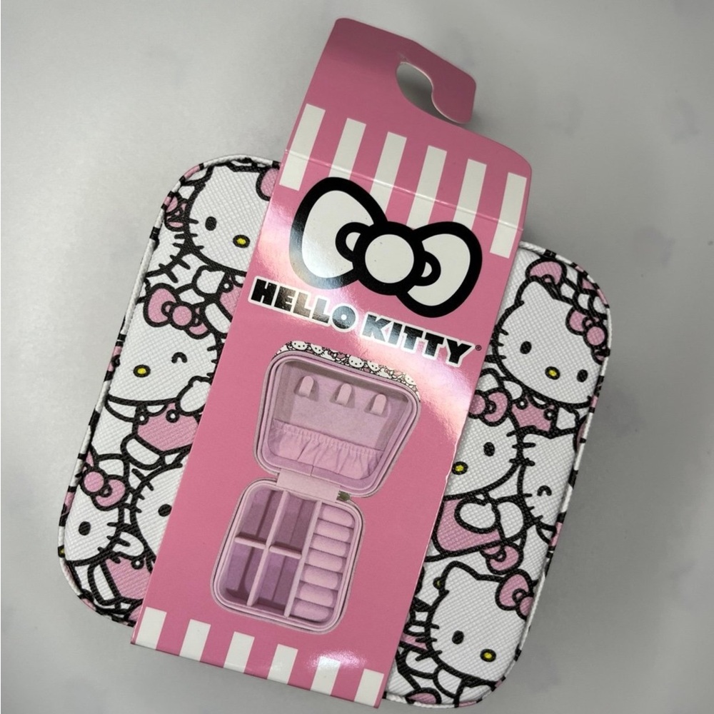 Hello Kitty Pink Jewelry Travel Case - Picture 1 of 2